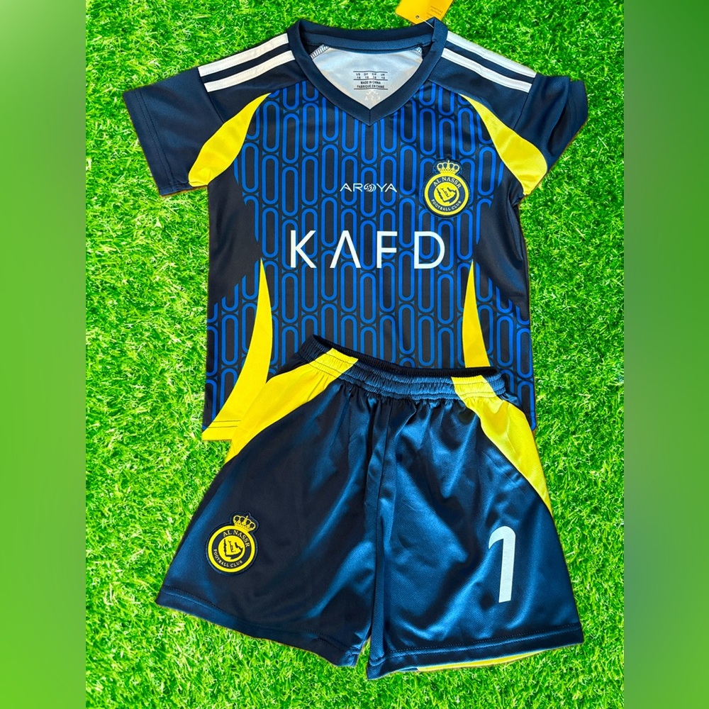 Blue Ronaldo Al Nassr Kids Soccer Jersey Set NWT - Picture 2 of 4